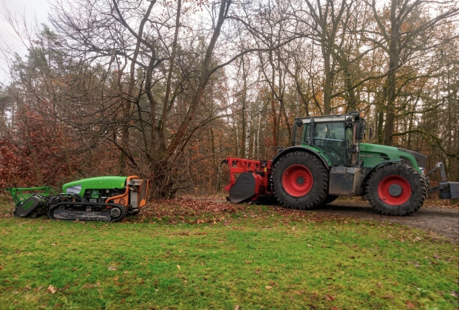 Traktor Fendt 936 Vario a diaľkovo ovládaný GreenClimber LV500
